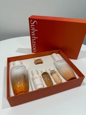 Sulwhasoo Essential Revitalizing Set